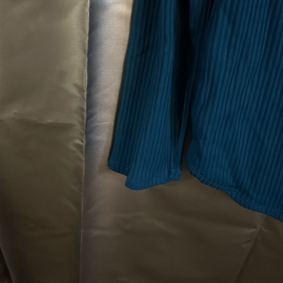 NWT. Culture Code Ribbed Blouse - Picture 4 of 5